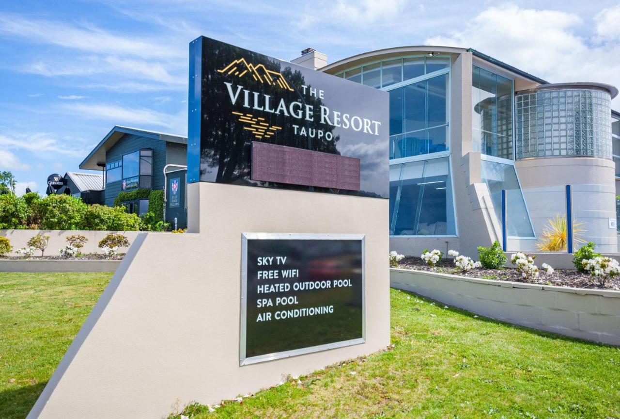 The Village Resort Taupo Exterior foto